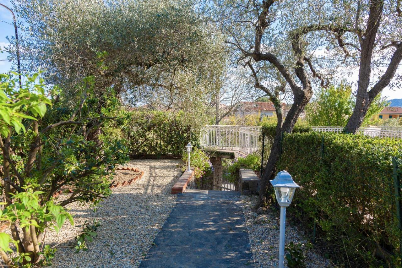 Villa La Rodina Ντιάνο Μαρίνα Εξωτερικό φωτογραφία